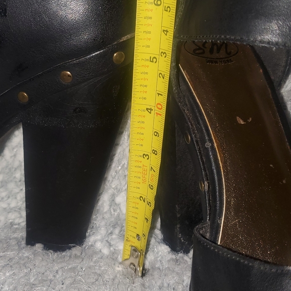 Black high heels - Picture 3 of 4